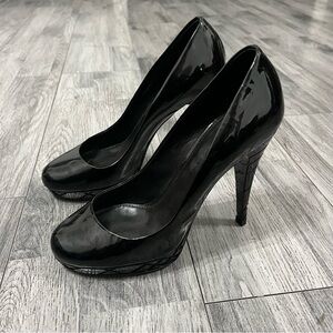 BURBERRY Black Patent Leather Pumps Size 38- Stiletto Heels Made in Italy